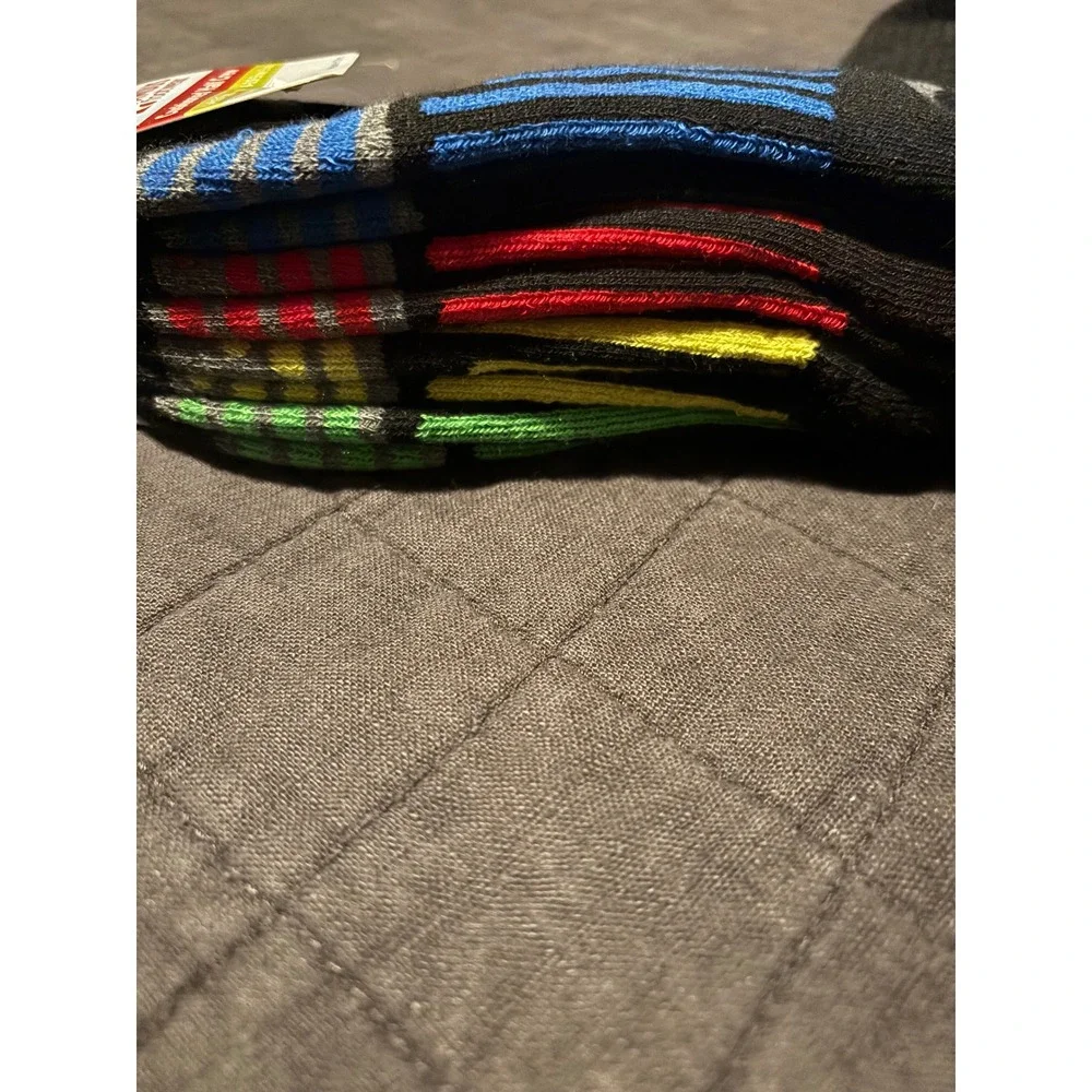 Famous Footwear Boys Cushioned Half Crew Socks 8 Pair Pack Black 6-8.5‎ Lot of 2